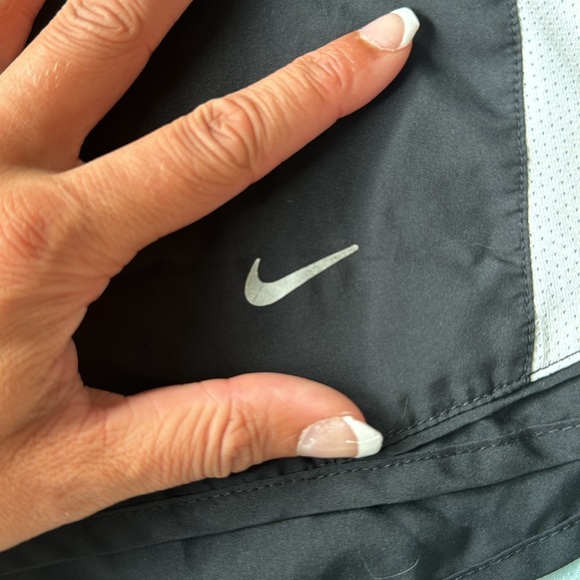 🏃♀️ Nike Running Shorts (XS) – Black & White Style! - Picture 3 of 4